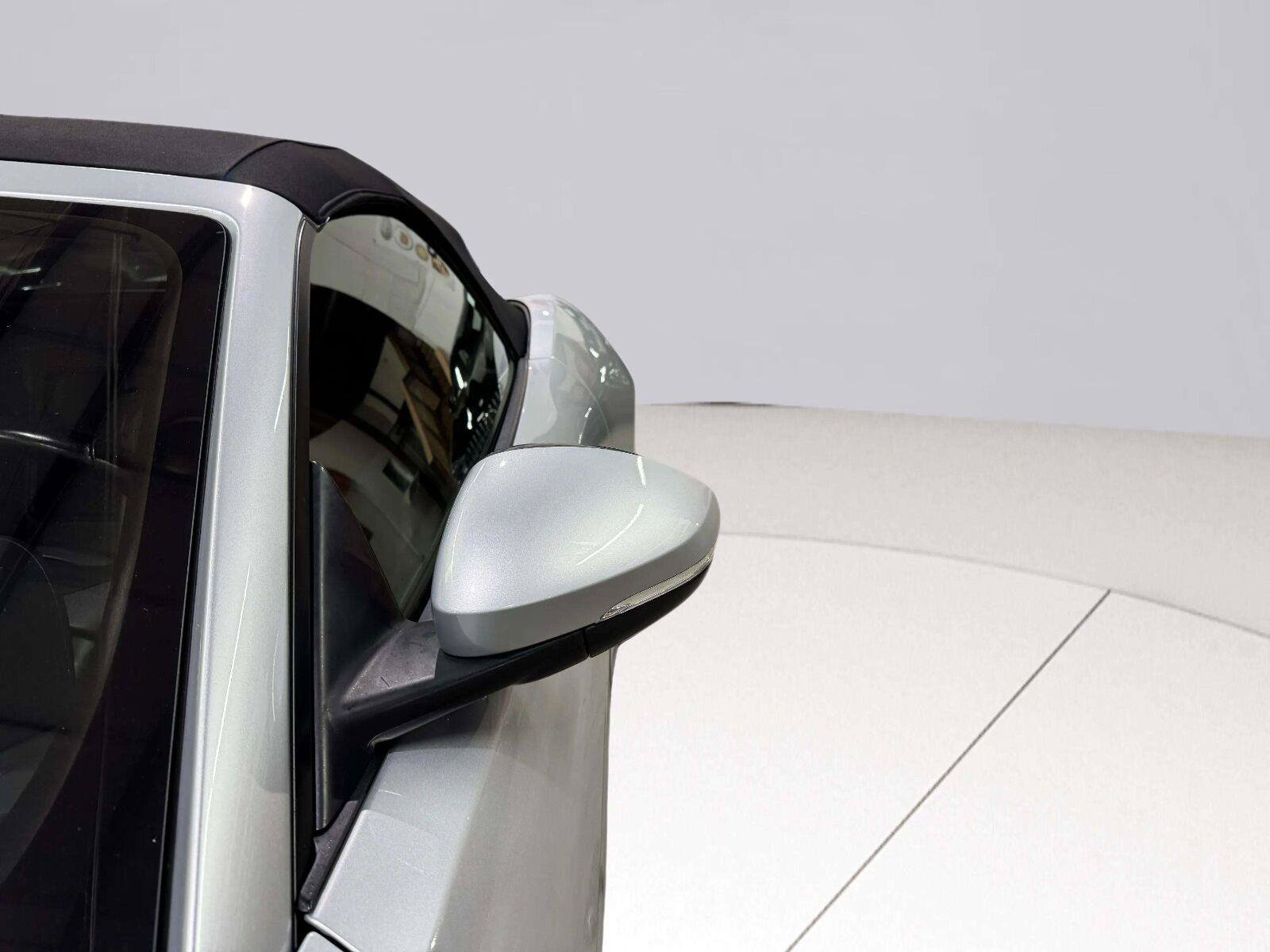 Used 2019 Jaguar F-TYPE Convertible RWD image 20