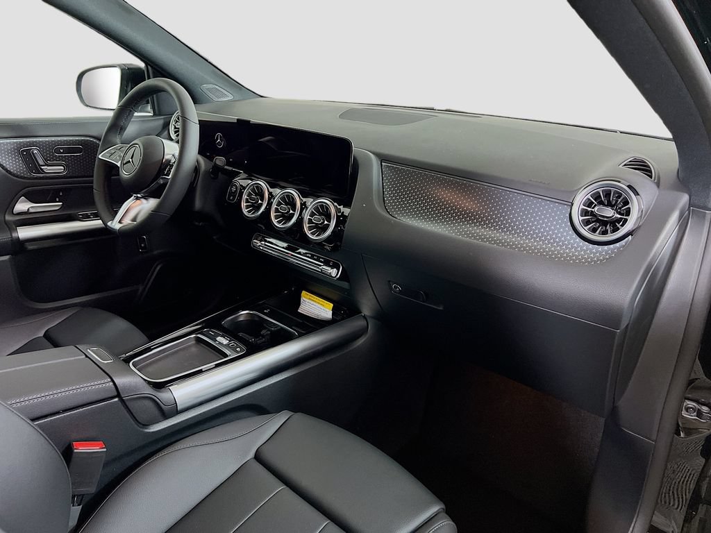 Used 2025 Mercedes-Benz GLA 250 4MATIC image 28