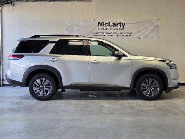 Used 2025 Nissan Pathfinder SV AWD/4WD image 26