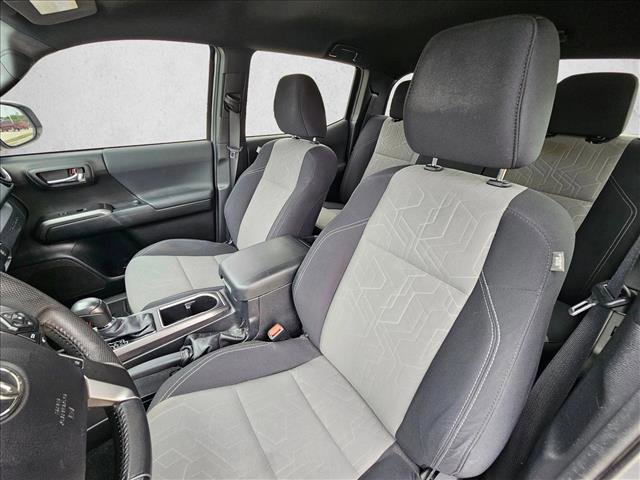 Used 2022 Toyota Tacoma TRD Off-Road w/ Technology Package AWD/4WD image 18