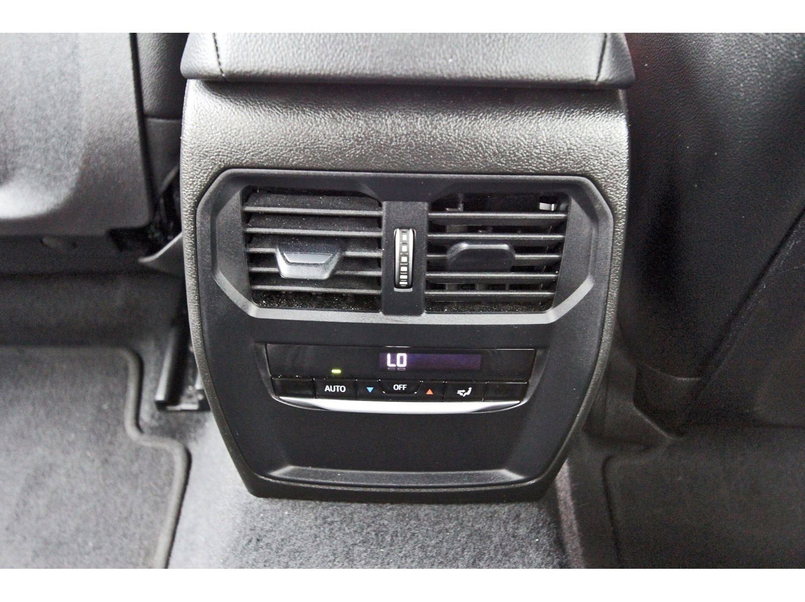 Used 2023 BMW 230i Coupe w/ Convenience Package RWD image 15
