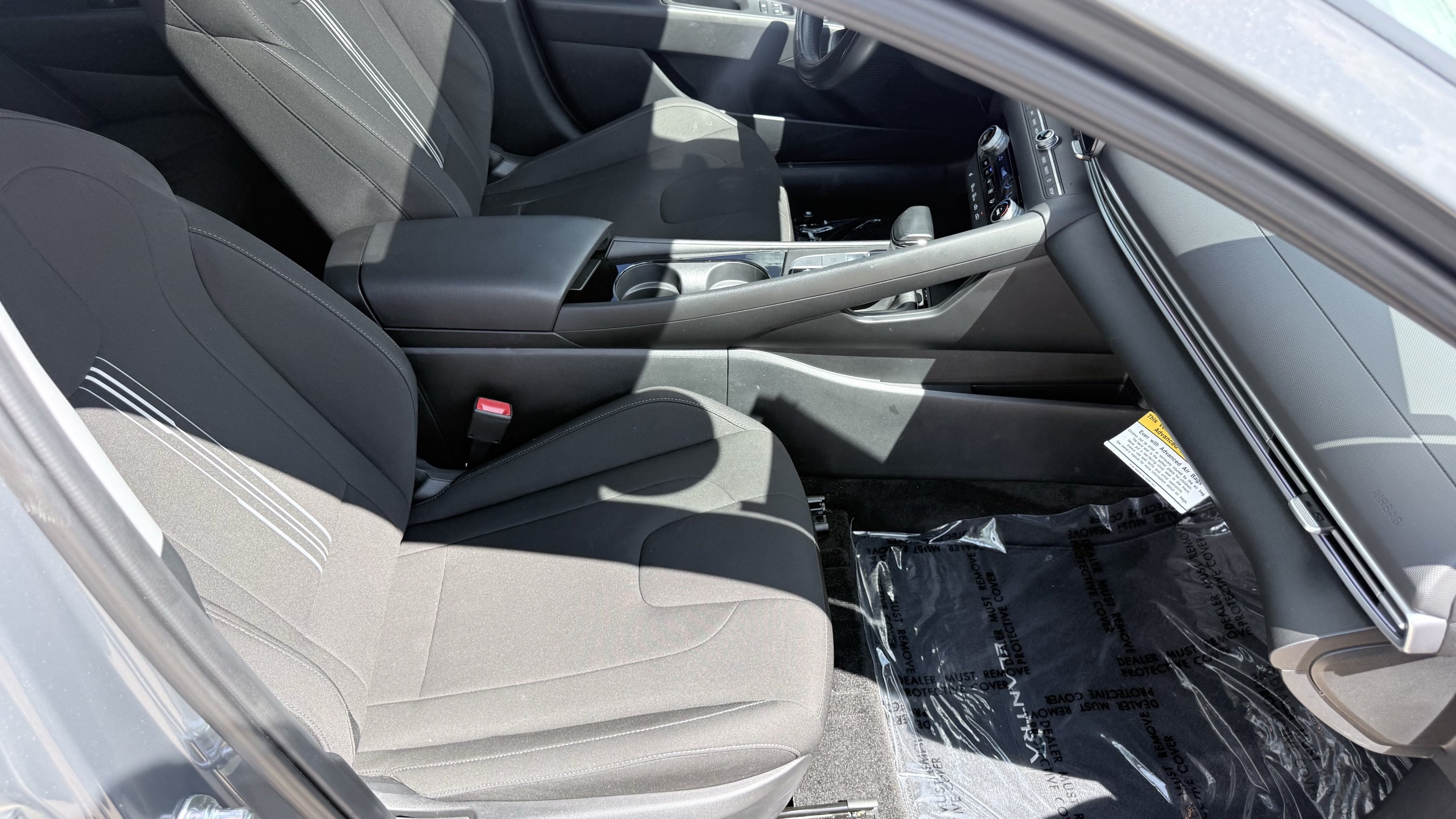 Used 2025 Hyundai Elantra SEL FWD image 36