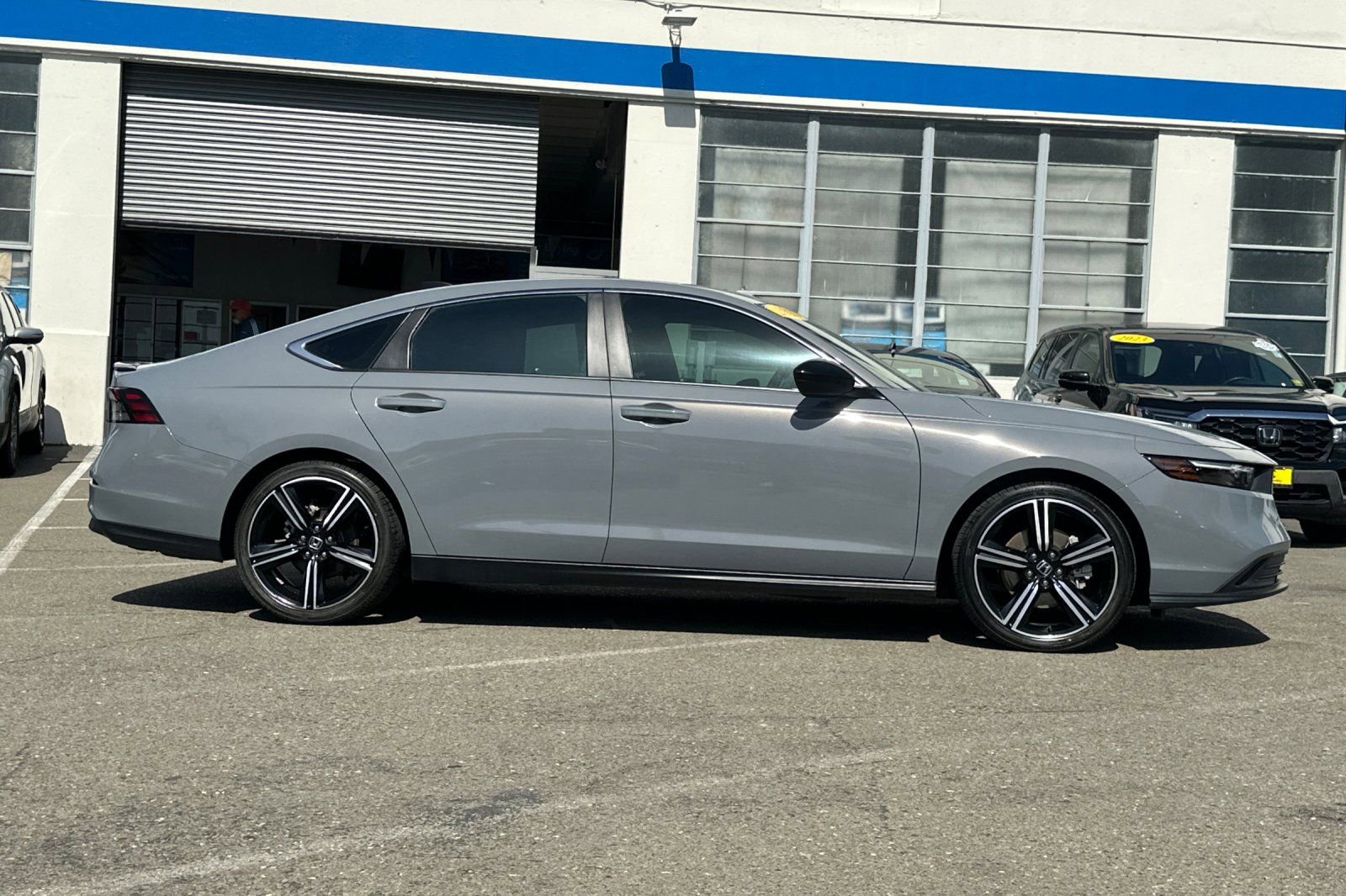 Used 2023 Honda Accord Sport image 3