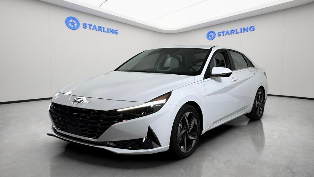 Used 2022 Hyundai Elantra Limited w/ Cargo Package FWD image 2