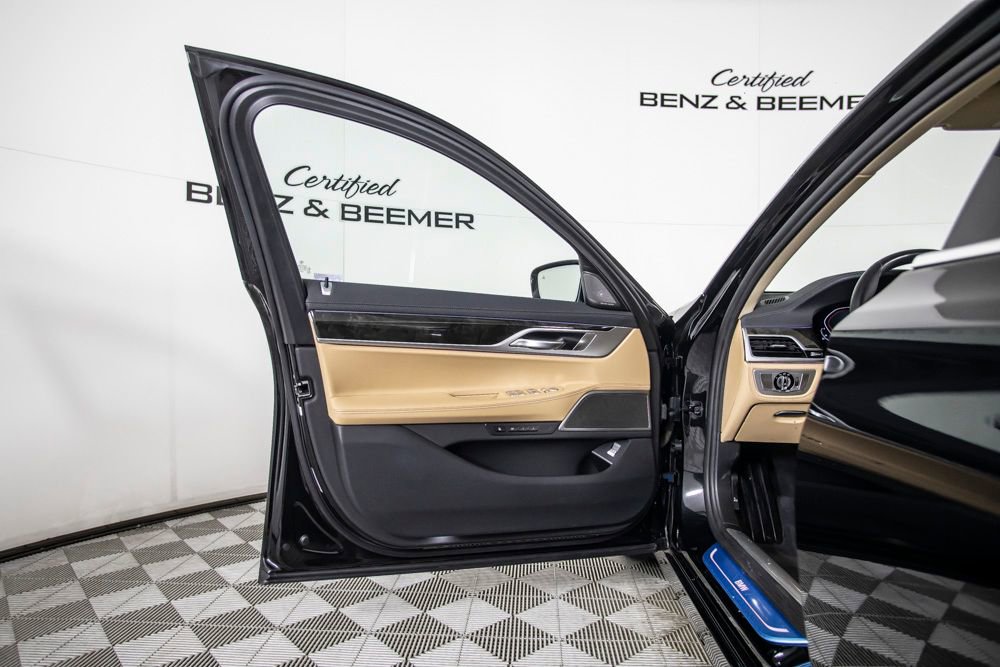 Used 2022 BMW 740i xDrive w/ Premium Package image 15