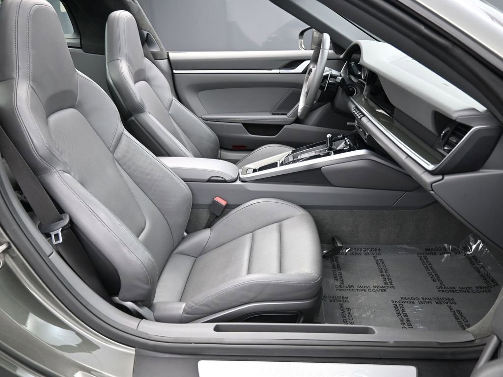 Certified 2021 Porsche 911 Targa 4S w/ Sportdesign Package image 23