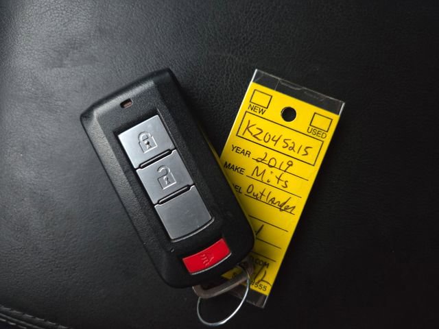 Used 2019 Mitsubishi Outlander SE image 16
