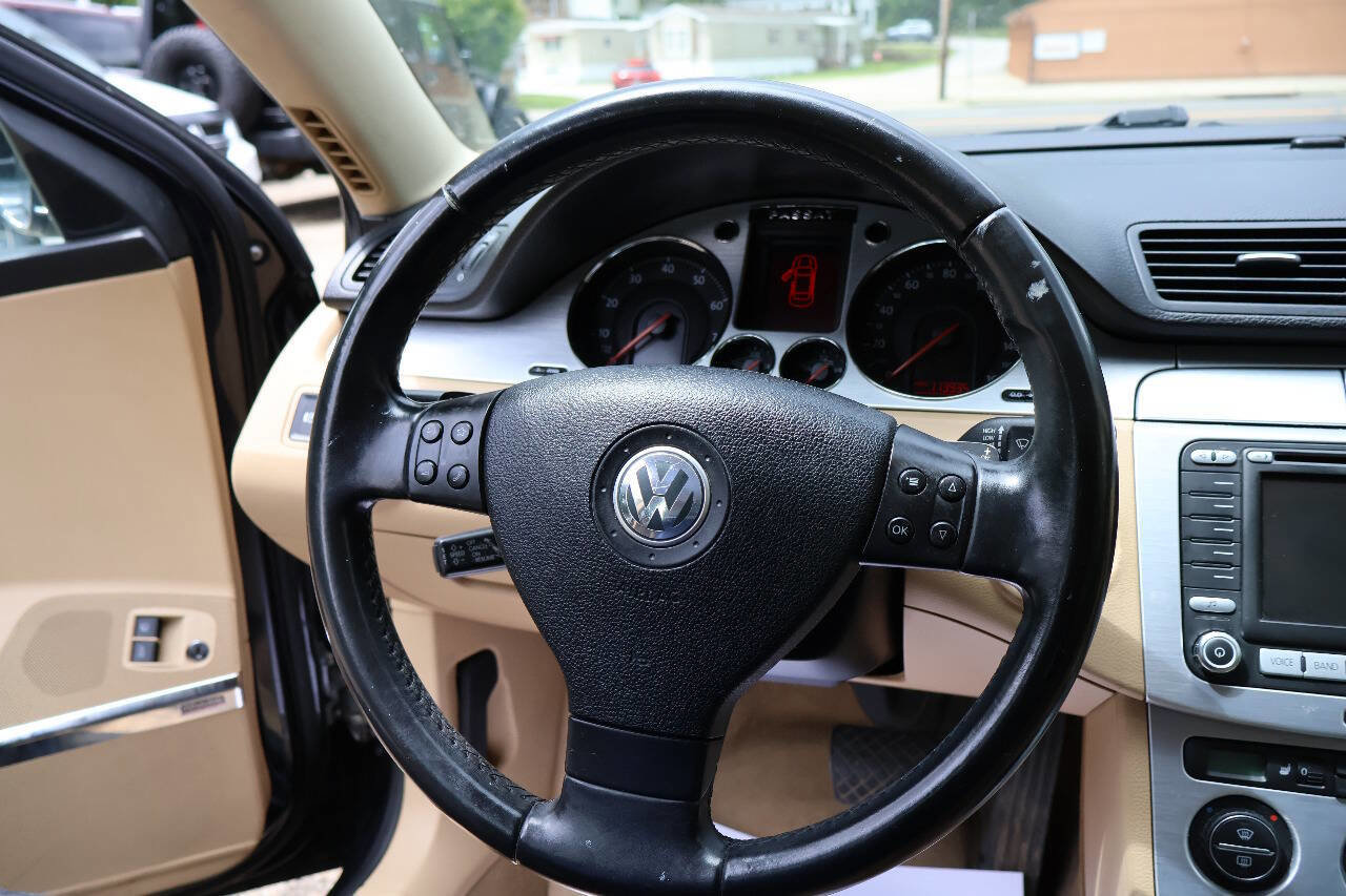 Used 2008 Volkswagen Passat VR6 FWD image 29