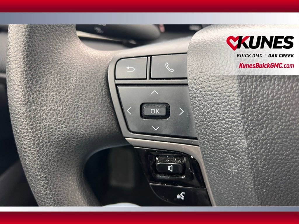 Used 2025 Toyota Camry SE image 19