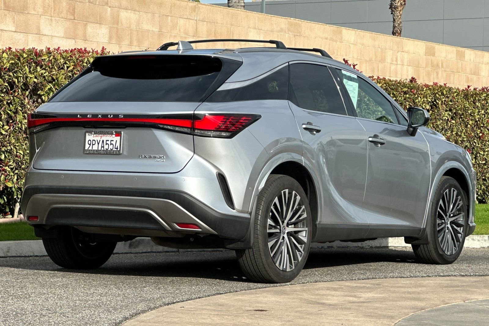 Certified 2024 Lexus RX 350 w/ Convenience Package image 4