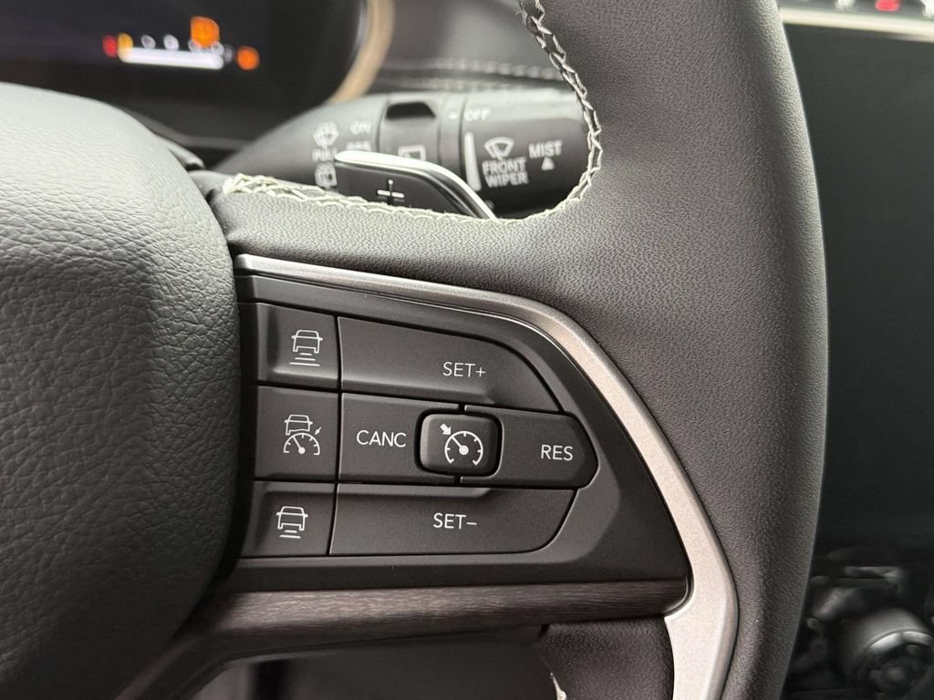 New 2025 Jeep Grand Cherokee Limited w/ Black Appearance Package AWD/4WD image 22