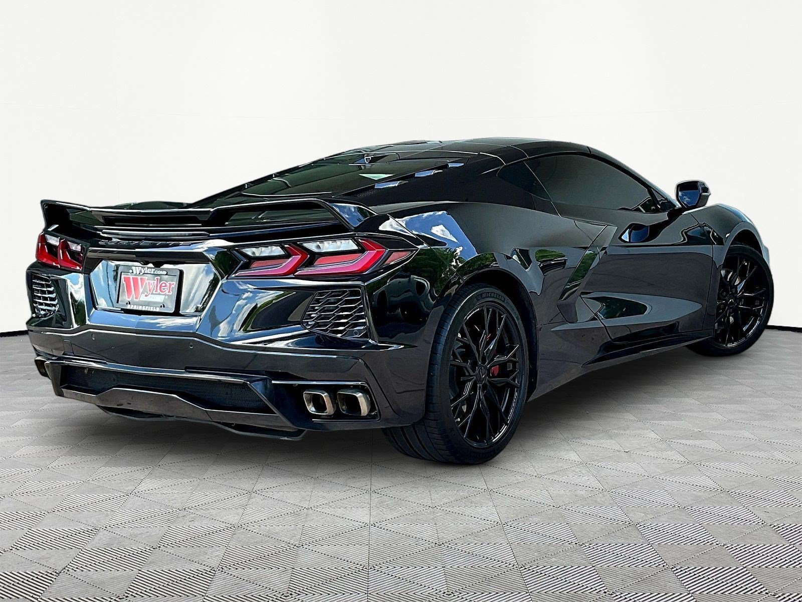Used 2024 Chevrolet Corvette Stingray Preferred Cpe w/ Z51 Performance Package RWD image 6