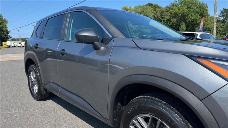 Used 2024 Nissan Rogue S AWD/4WD image 25