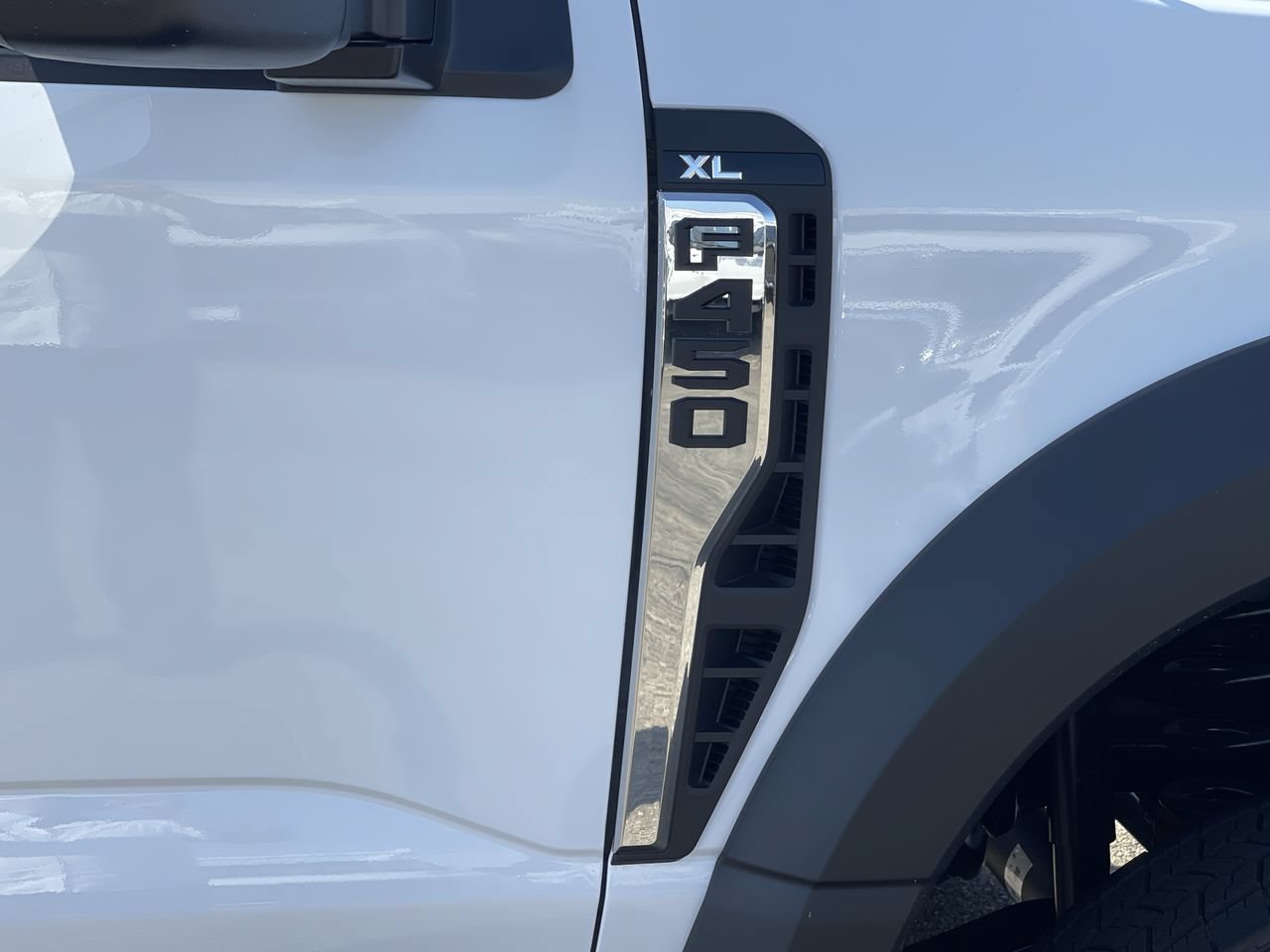 New 2026 Ford F450 XL w/ XL Chrome Package RWD image 8