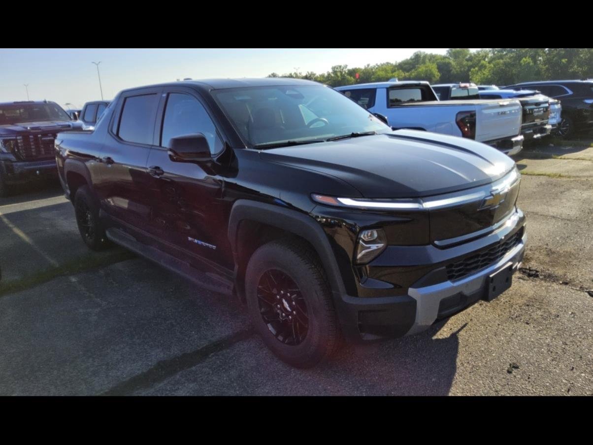 Used 2026 Chevrolet Silverado EV LT AWD/4WD image 13