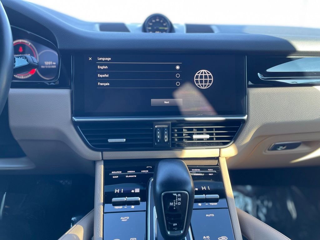 Used 2022 Porsche Cayenne E-Hybrid image 18