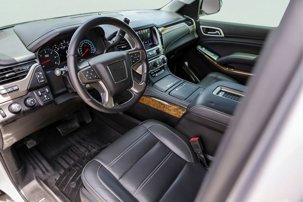 Used 2017 GMC Yukon Denali w/ Open Road Package AWD/4WD image 13