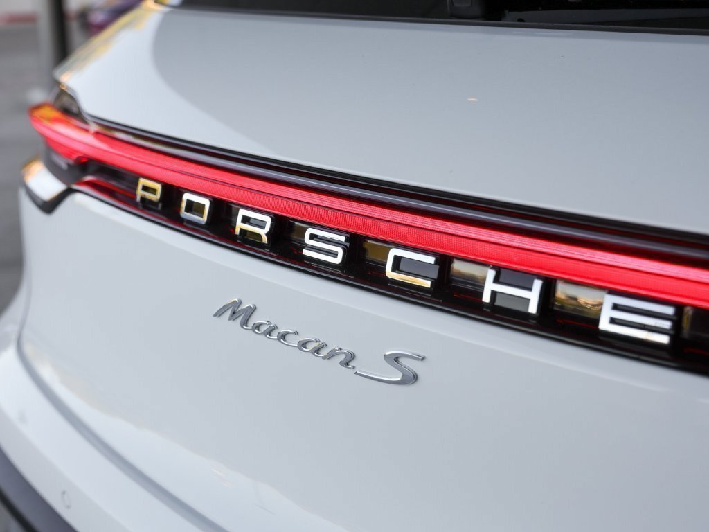 Certified 2026 Porsche Macan S AWD/4WD image 14