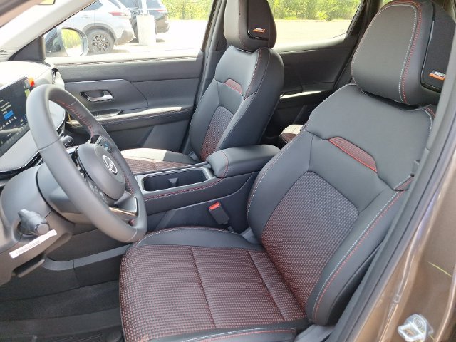 New 2026 Nissan Kicks SR w/ SR Premium Package FWD image 9