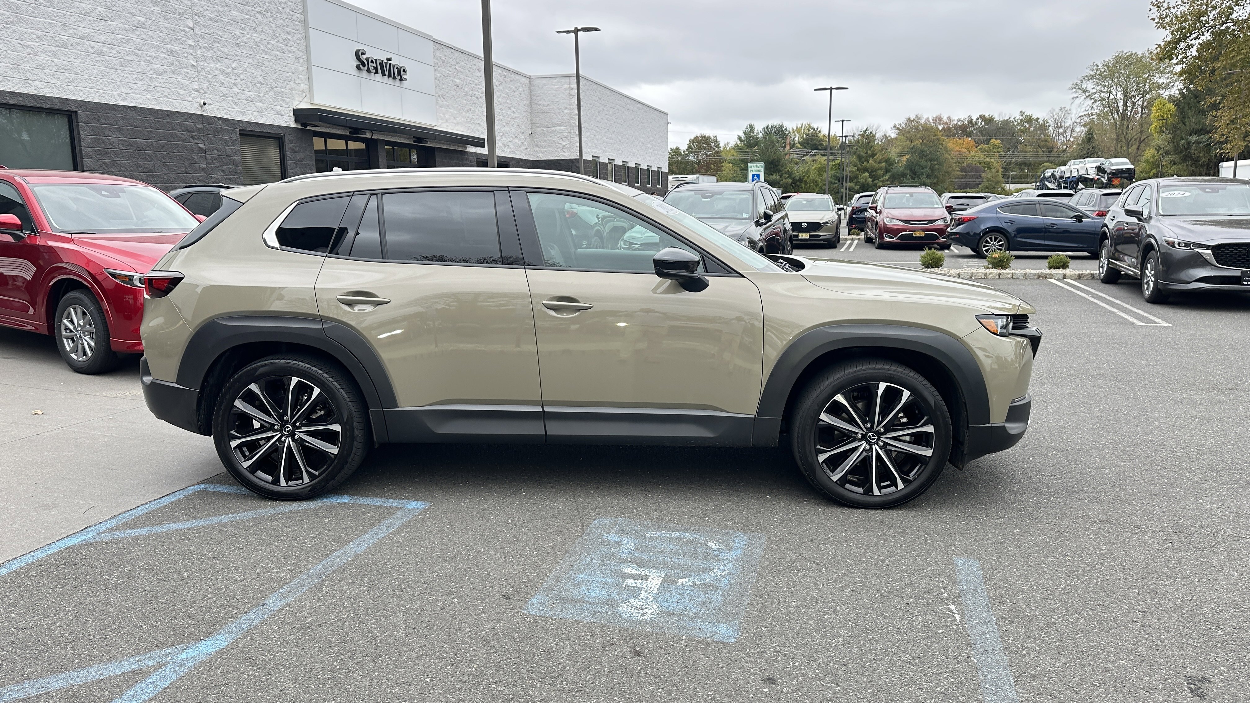 Certified 2025 MAZDA CX-50 AWD 2.5 Turbo w/ Premium Pkg image 11