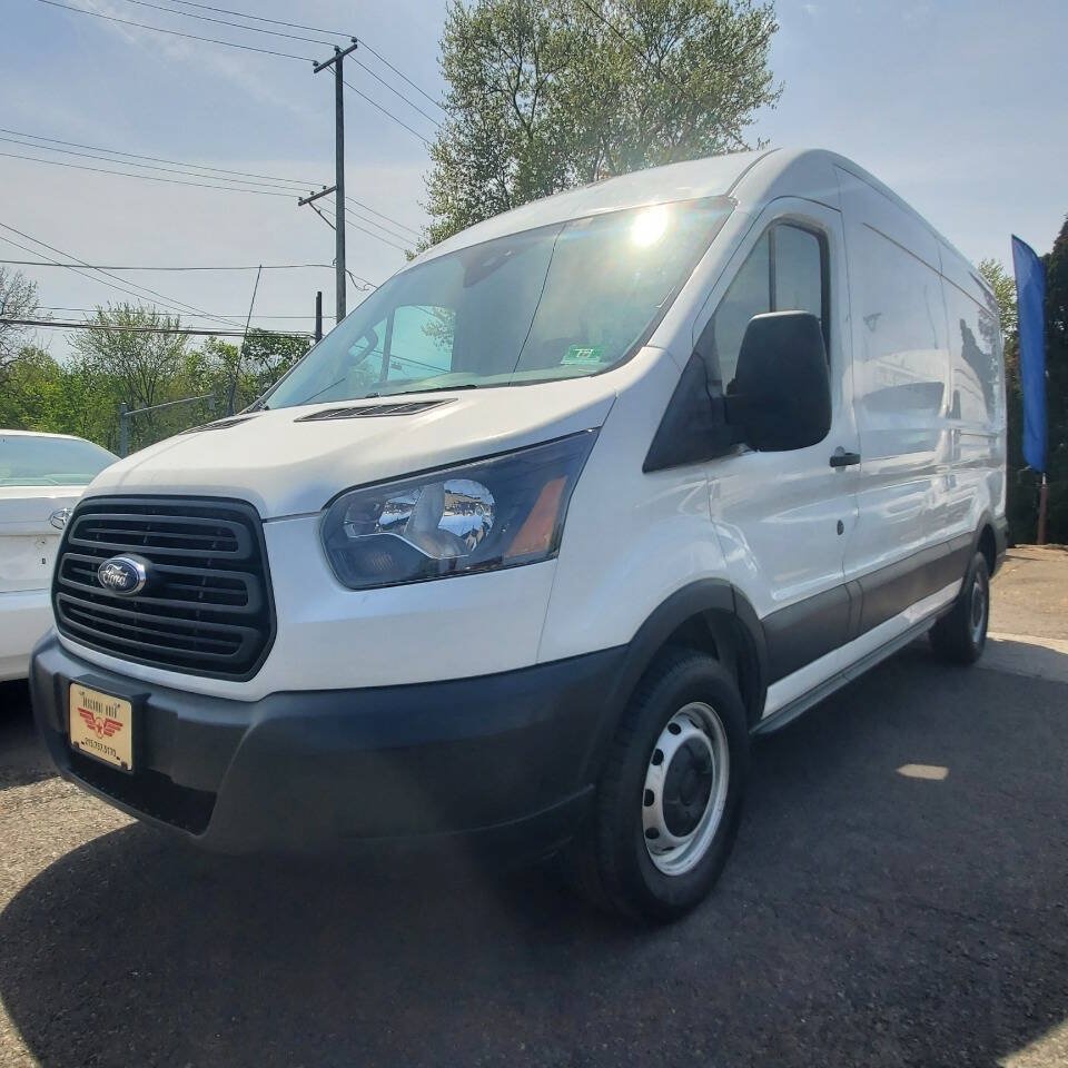 Used 2019 Ford Transit 250 148 Medium Roof RWD image 1