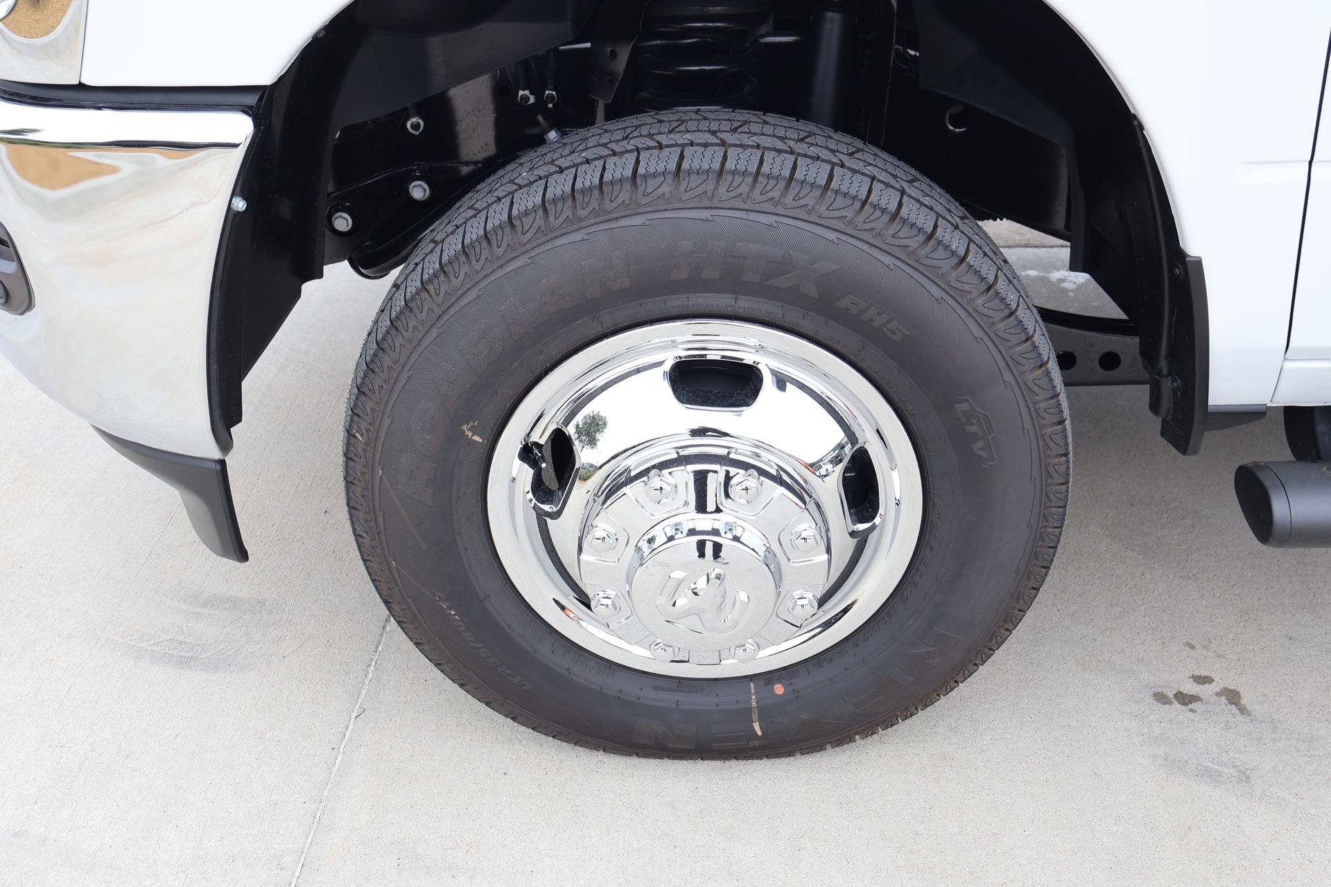 New 2026 RAM 3500 Tradesman AWD/4WD image 17
