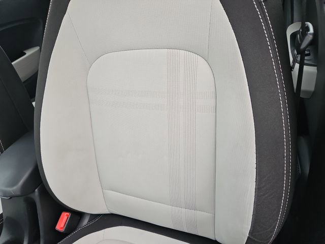Used 2023 Hyundai Venue SEL image 16