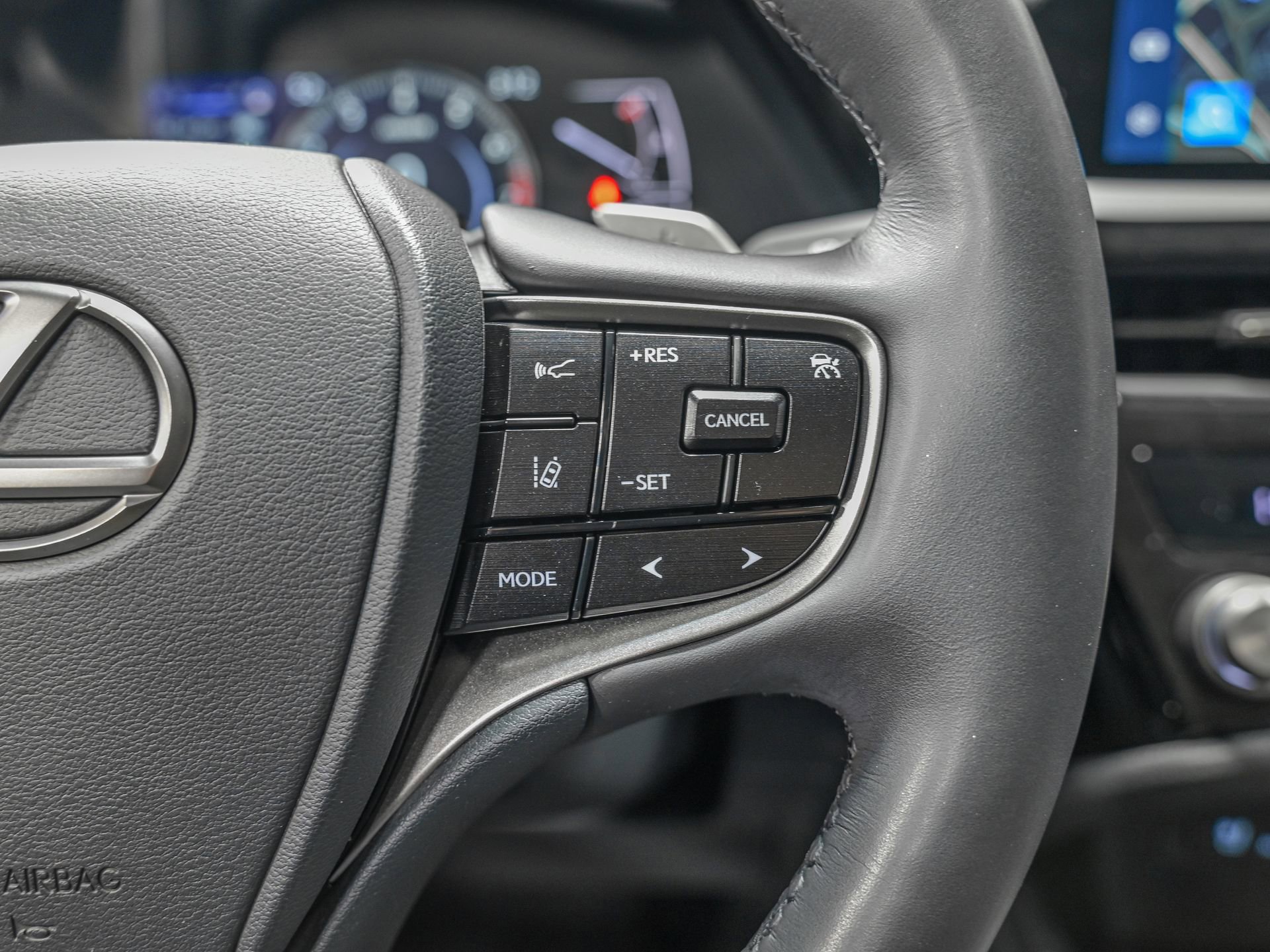 Used 2023 Lexus ES 250 w/ Premium Package image 18