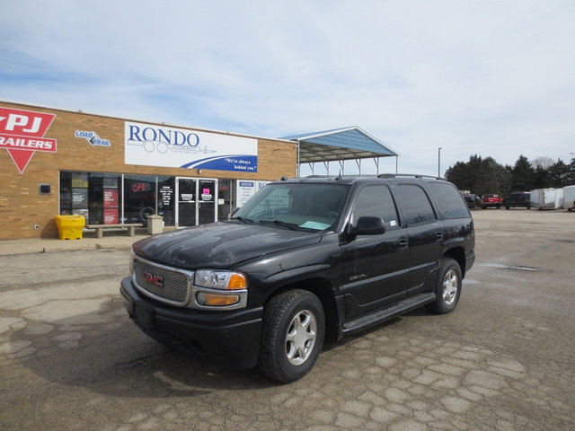 Used 2004 GMC Yukon Denali image 2