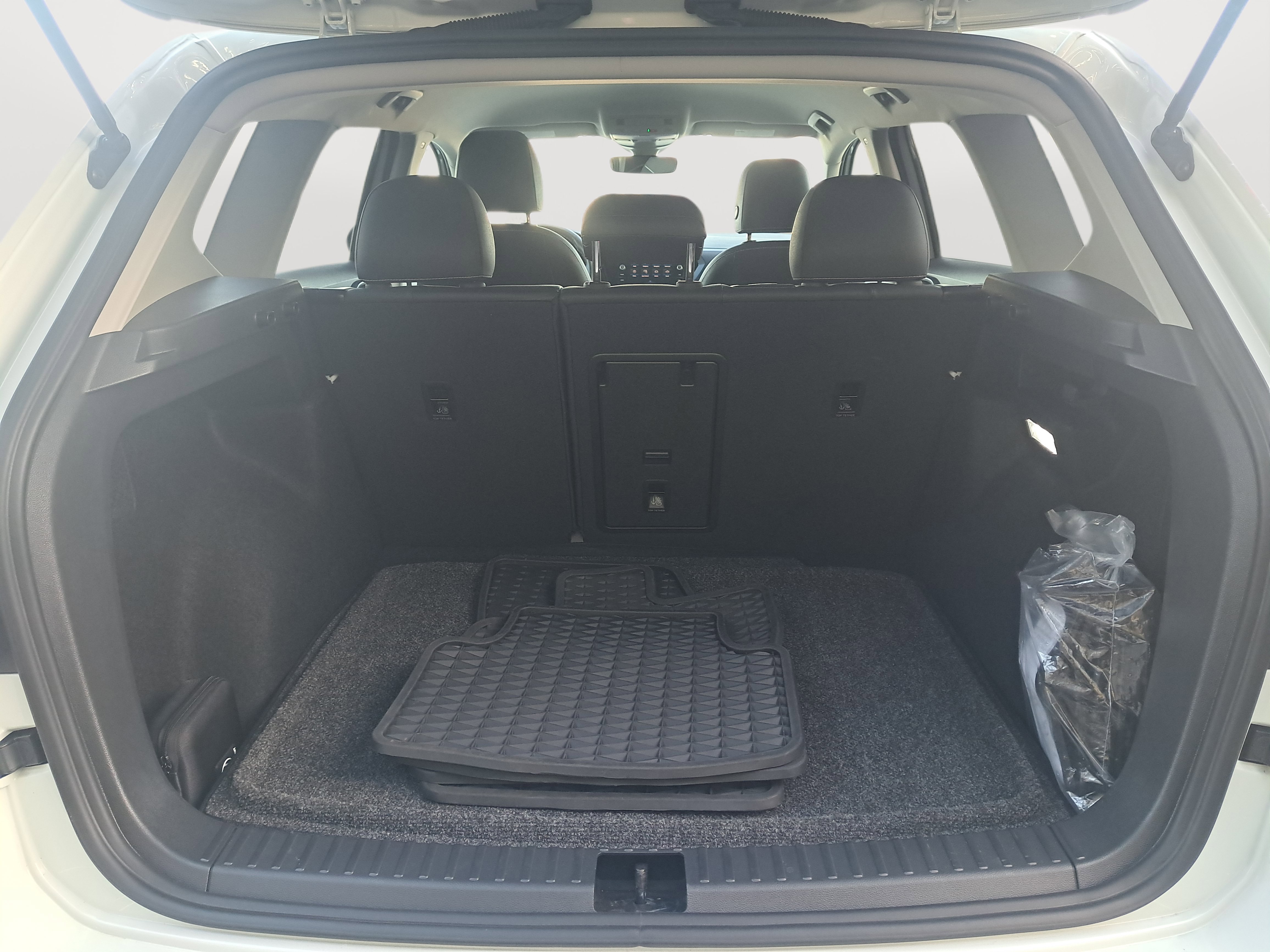 Used 2024 Volkswagen Taos SE image 29