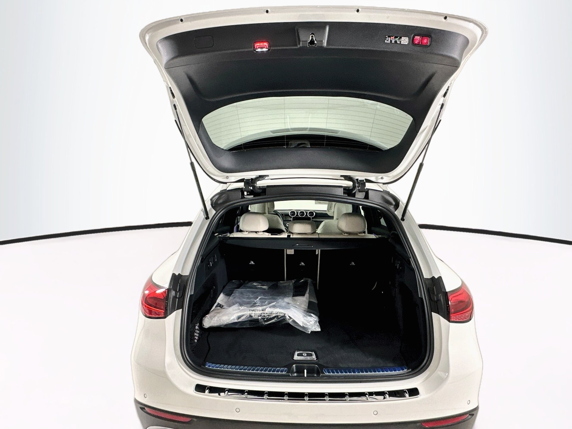 New 2027 Mercedes-Benz GLC 300 4MATIC image 29
