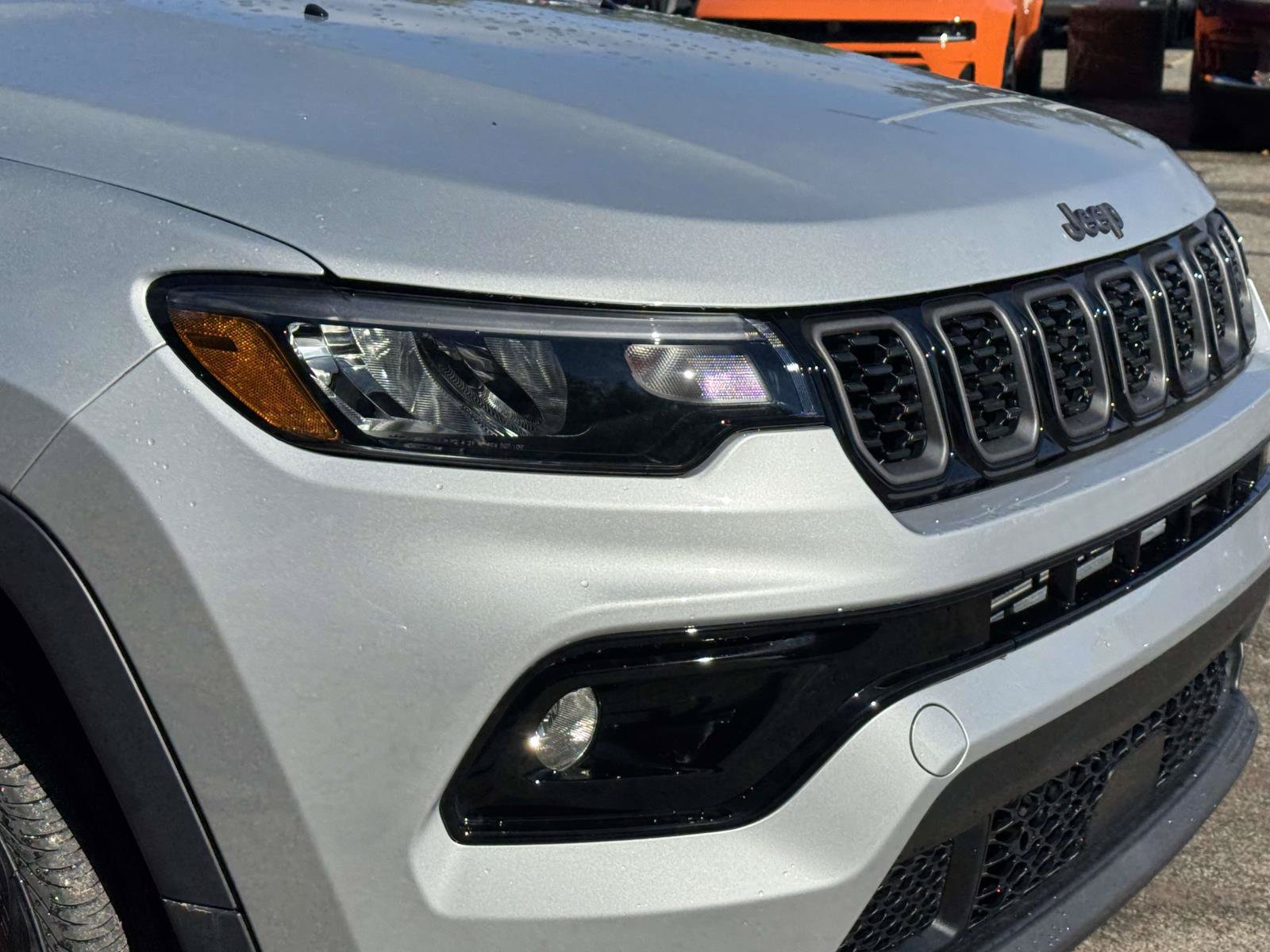 Used 2025 Jeep Compass Limited w/ Sun & Sound Group AWD/4WD image 8