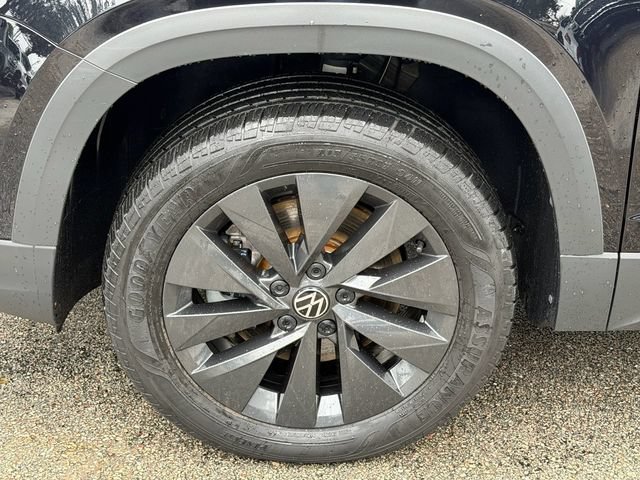 Certified 2024 Volkswagen Taos S FWD image 11