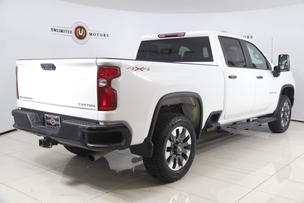 Used 2021 Chevrolet Silverado 2500 Custom w/ Custom Value Package AWD/4WD image 3