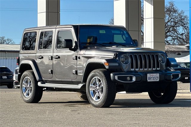 Used 2019 Jeep Wrangler Unlimited Sahara image 2