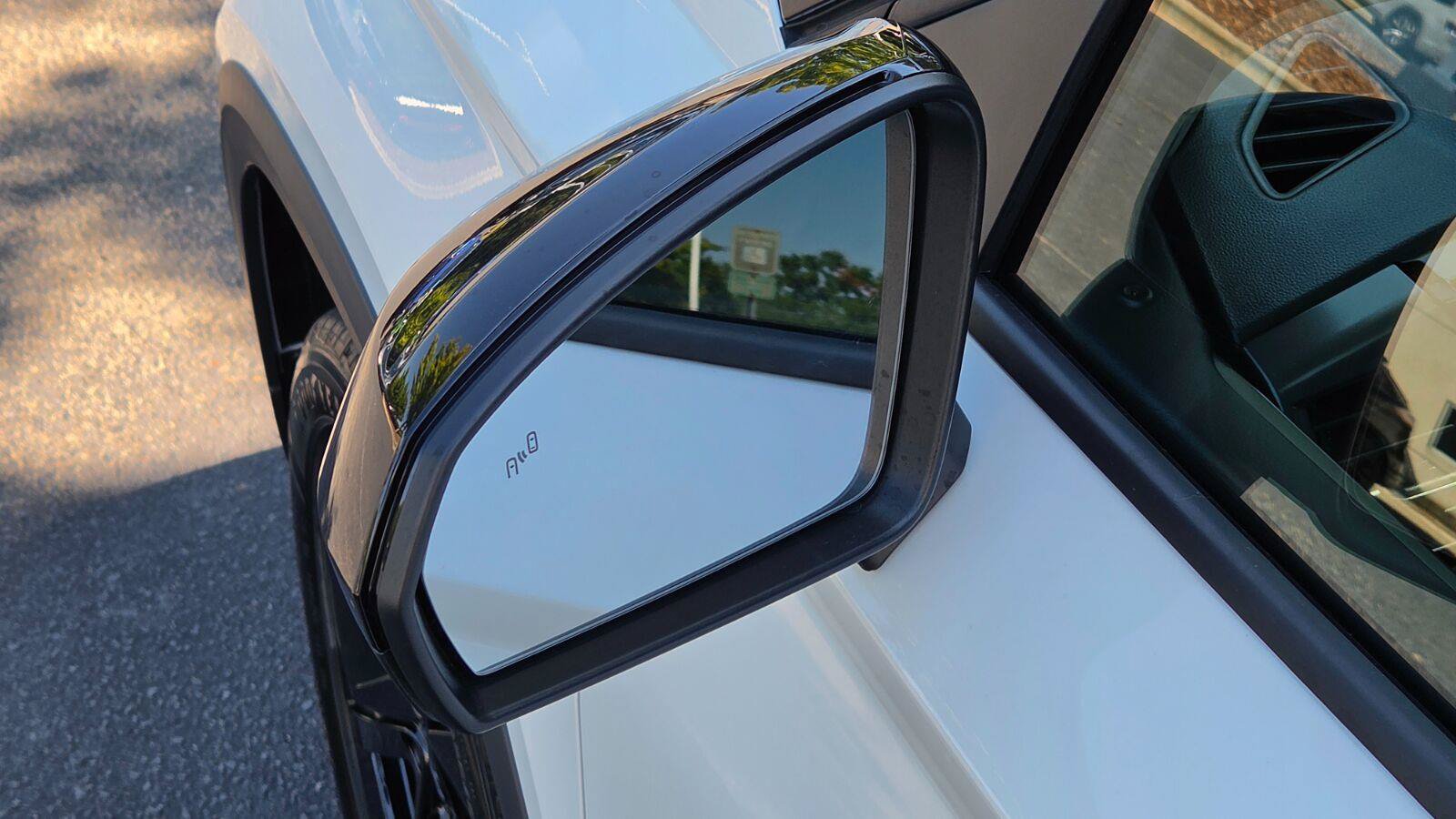 New 2027 Volkswagen Taos SE FWD image 13