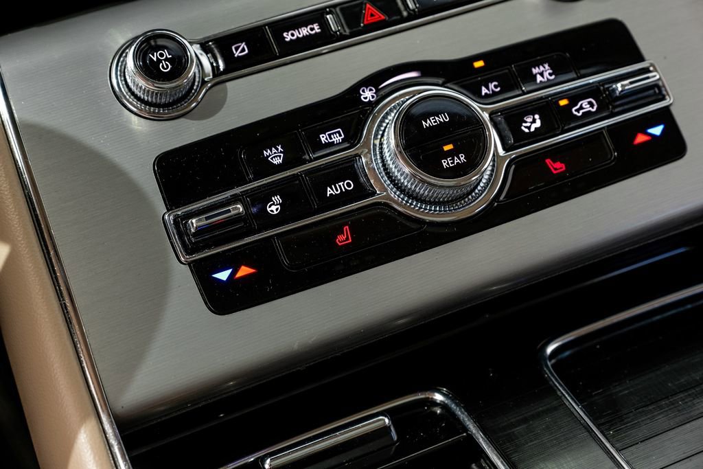 Used 2023 Lincoln Aviator AWD w/ Premium Package image 21