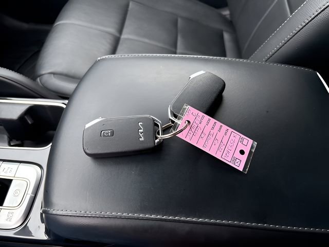 Used 2022 Kia Telluride EX w/ EX Premium Package image 27