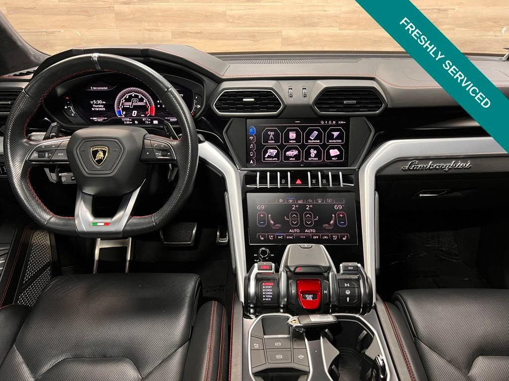 Used 2019 Lamborghini Urus AWD/4WD image 2