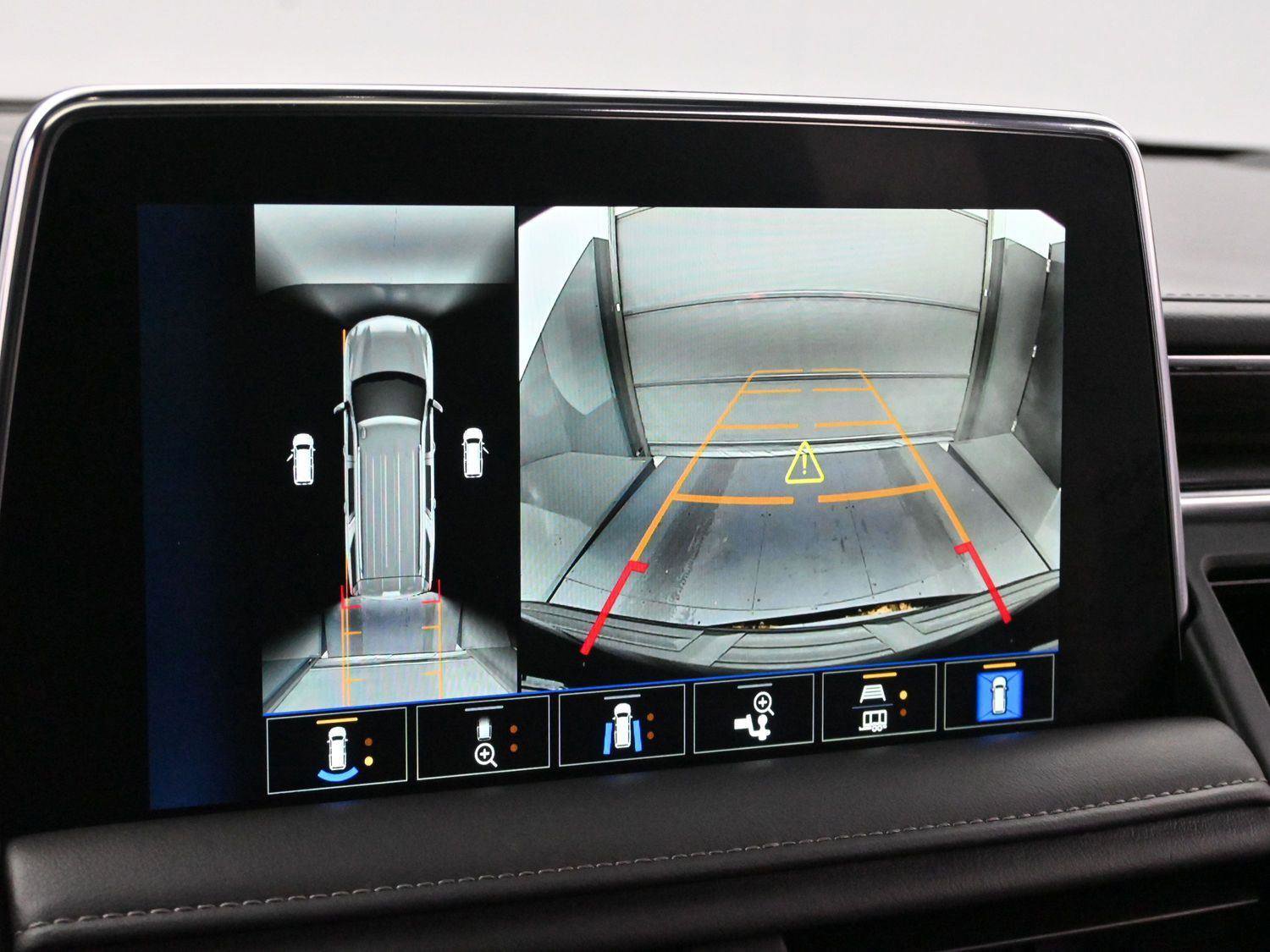 Used 2023 Chevrolet Tahoe Z71 w/ Luxury Package AWD/4WD image 20