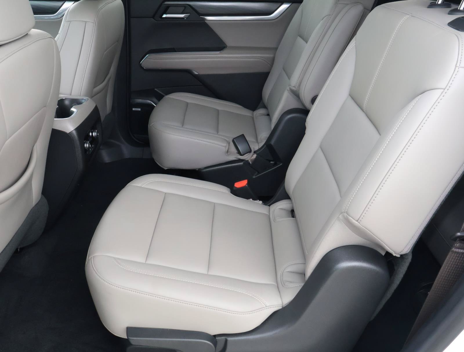 Used 2026 GMC Acadia Elevation w/ Elevation Premium Package FWD image 20