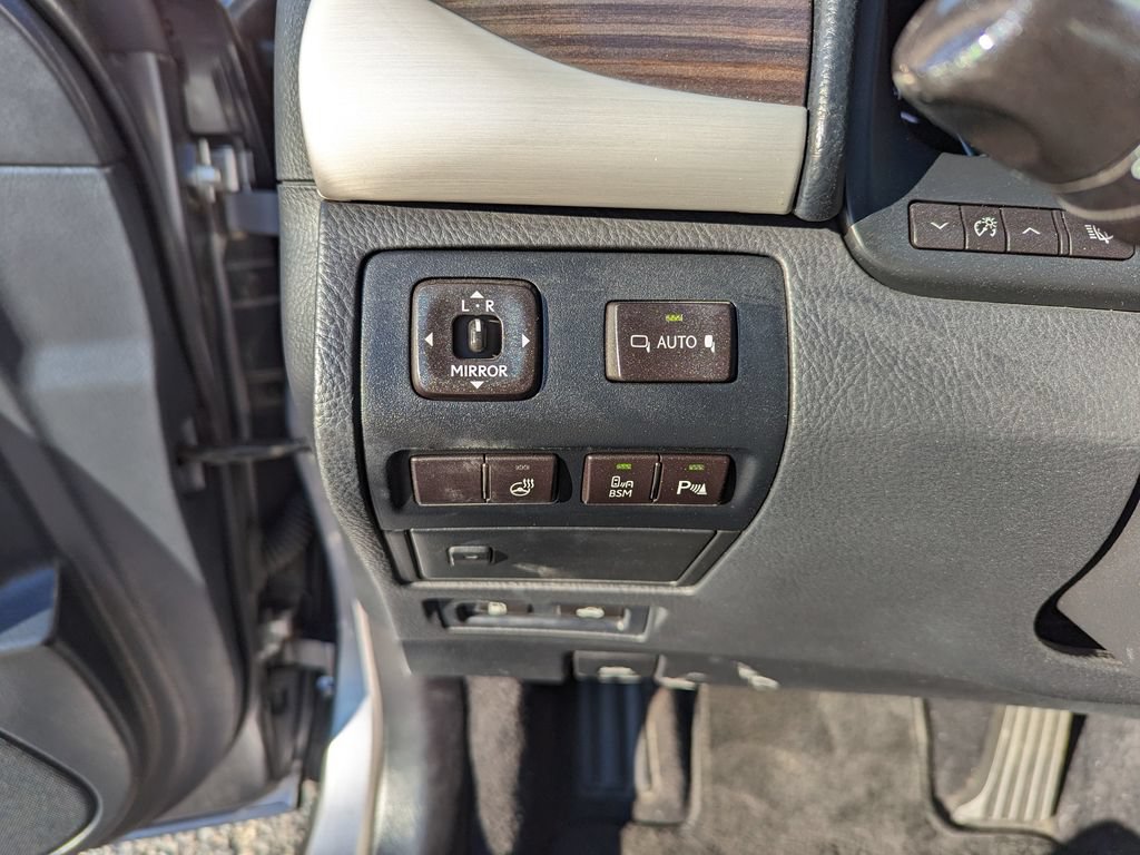 Used 2013 Lexus LS 460 AWD w/ Comfort Pkg image 15