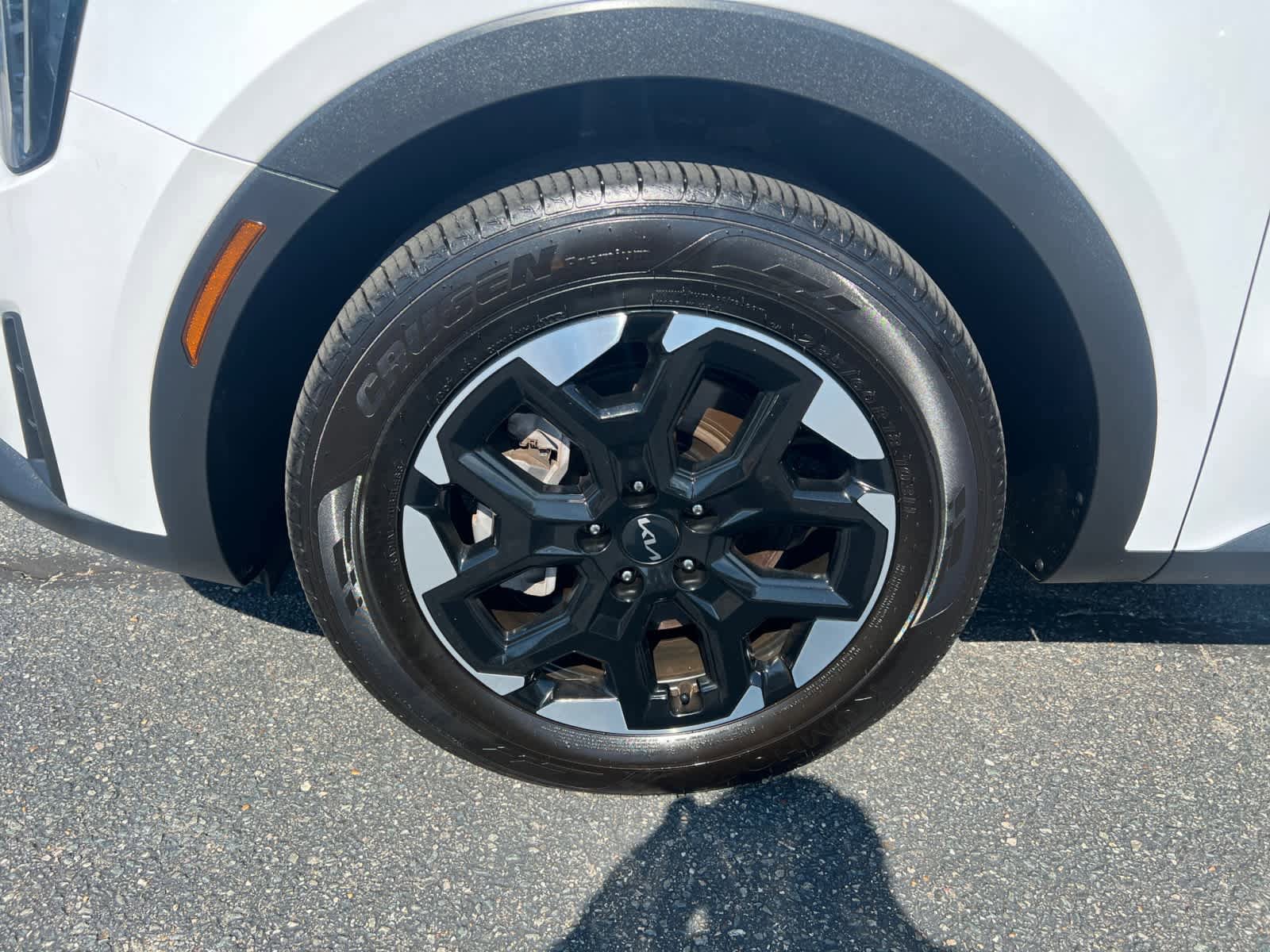 Certified 2025 Kia Sorento S image 10