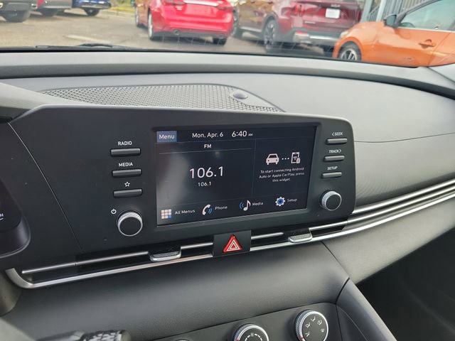 Used 2025 Hyundai Elantra SE FWD image 19