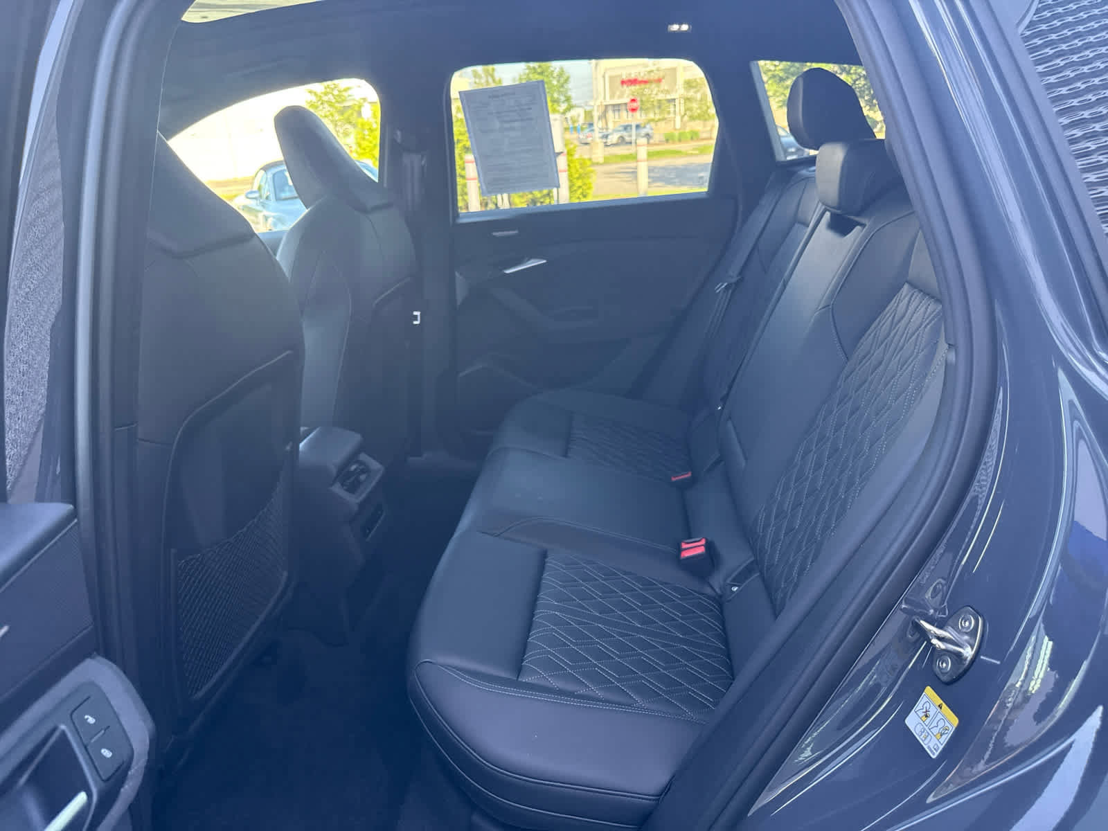 Used 2025 Audi SQ6 e-tron Prestige w/ Black Edition One image 24