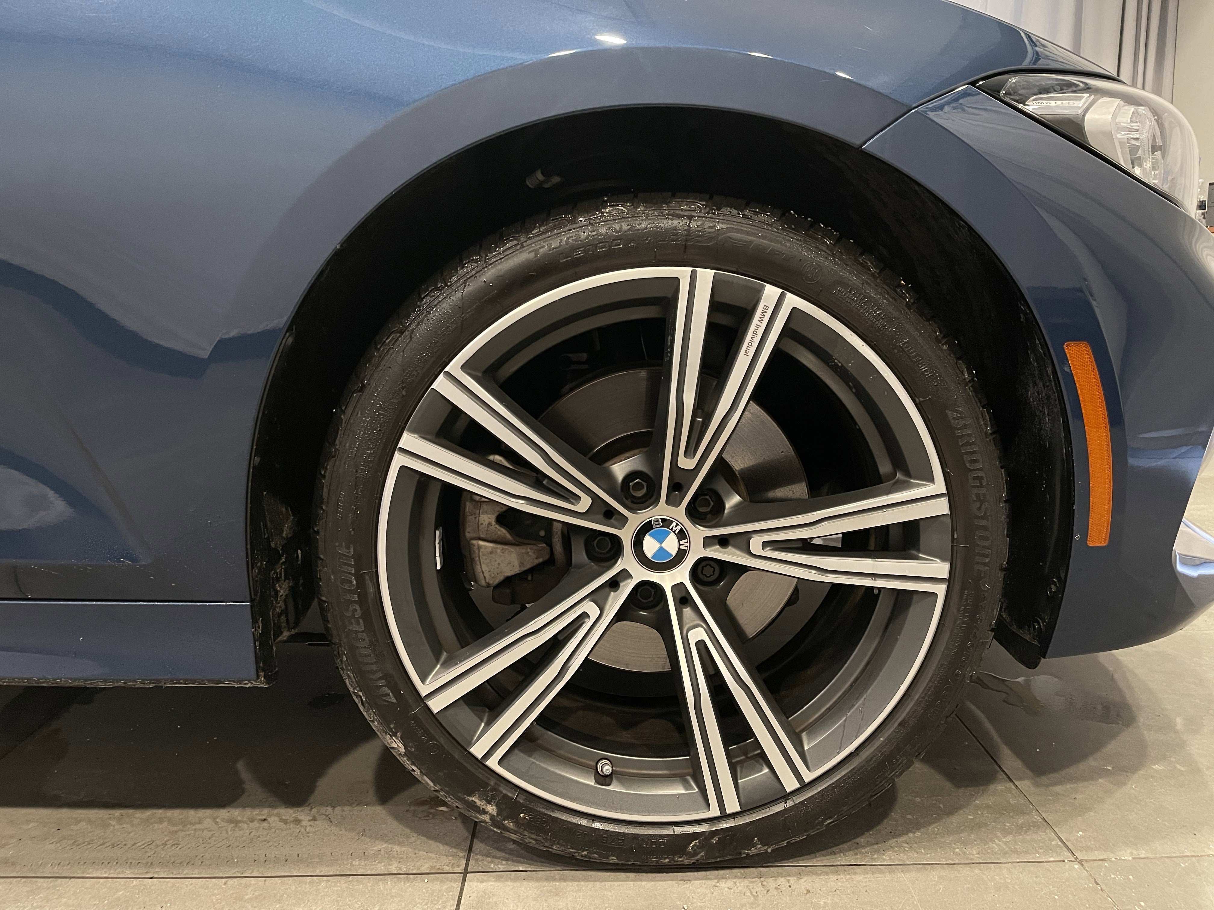 Used 2023 BMW 330i xDrive 330i xDrive w/ Driving Assistance Package image 11