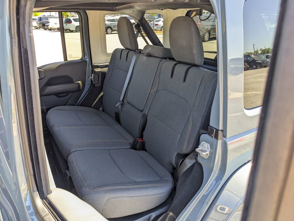 Certified 2025 Jeep Wrangler Unlimited Sahara AWD/4WD image 40
