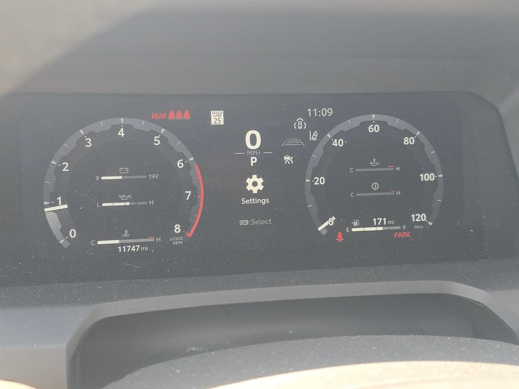 Used 2025 Toyota Tacoma TRD Sport AWD/4WD image 27
