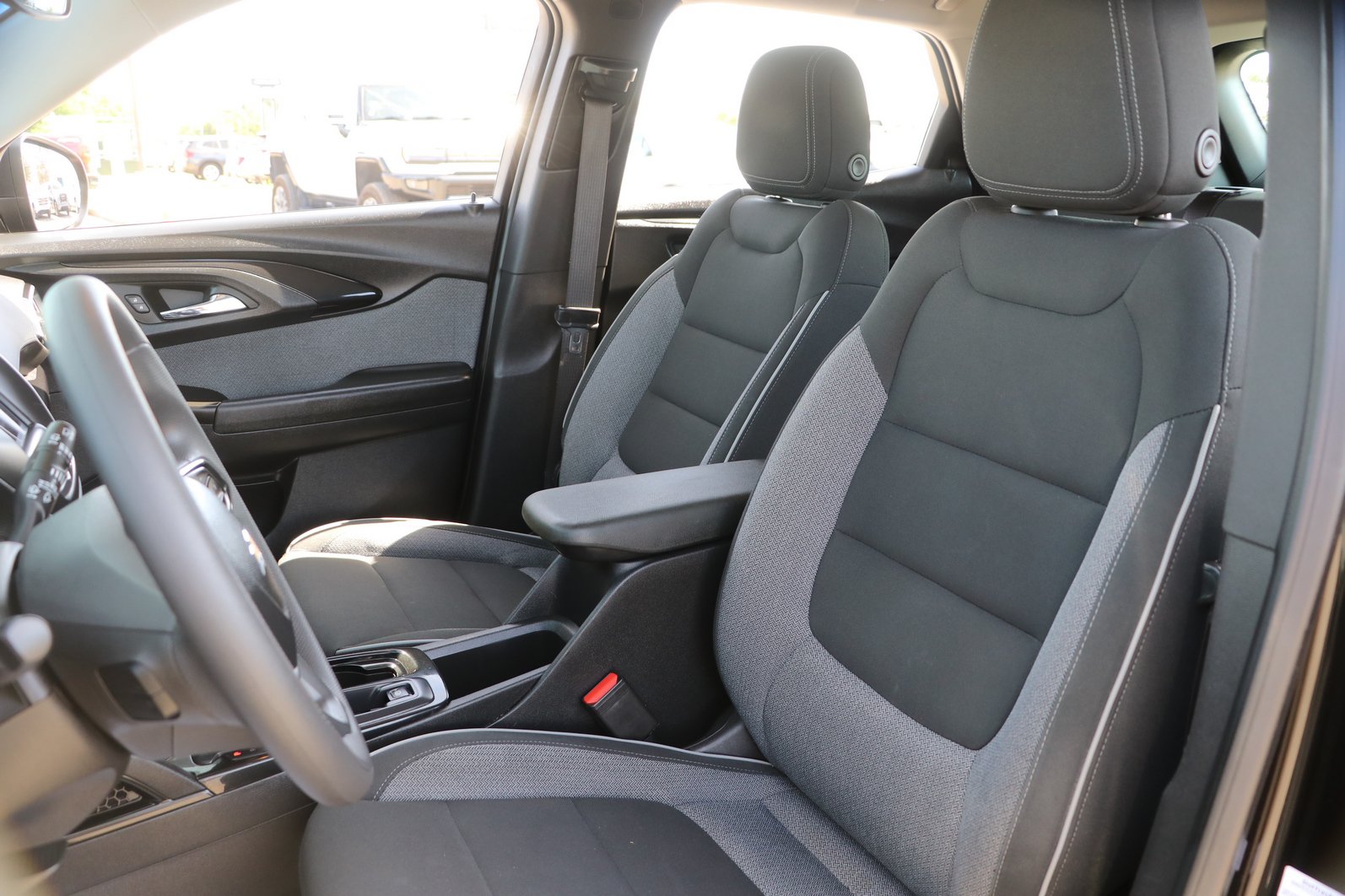 Used 2023 Chevrolet TrailBlazer LS FWD image 14