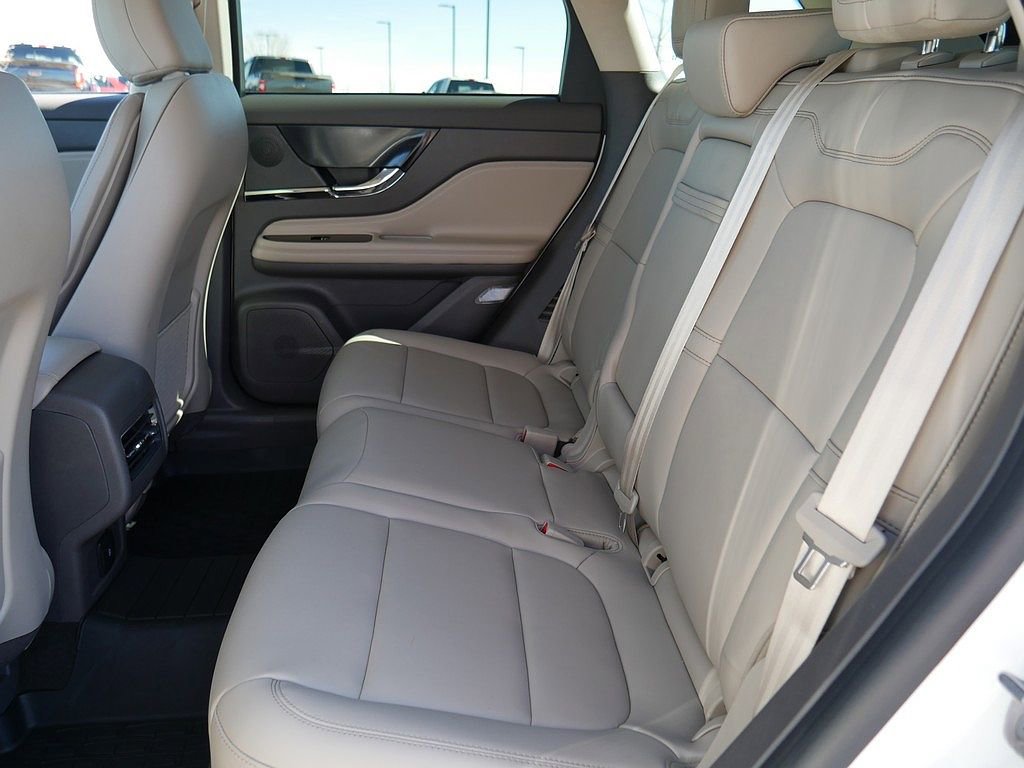 Used 2023 Lincoln Corsair AWD w/ Rear Removable Package Tray image 15